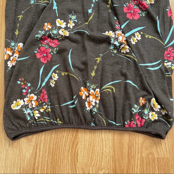 Old Navy Floral Tank Top - Picture 5 of 5